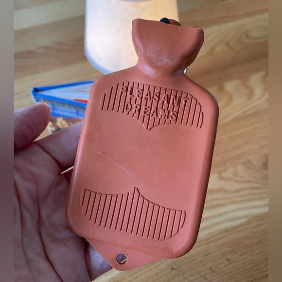 Vintage - 1991 Pleasant Company - Molly - book, lamp and water bottle - Picture 8 of 9